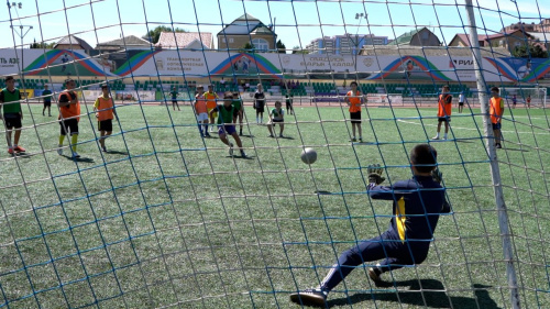 На стадионе "Нарын-кала" завершился футбольный турнир на призы клуба "Кожаный мяч"    